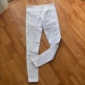 Alo Yoga Motto legging white